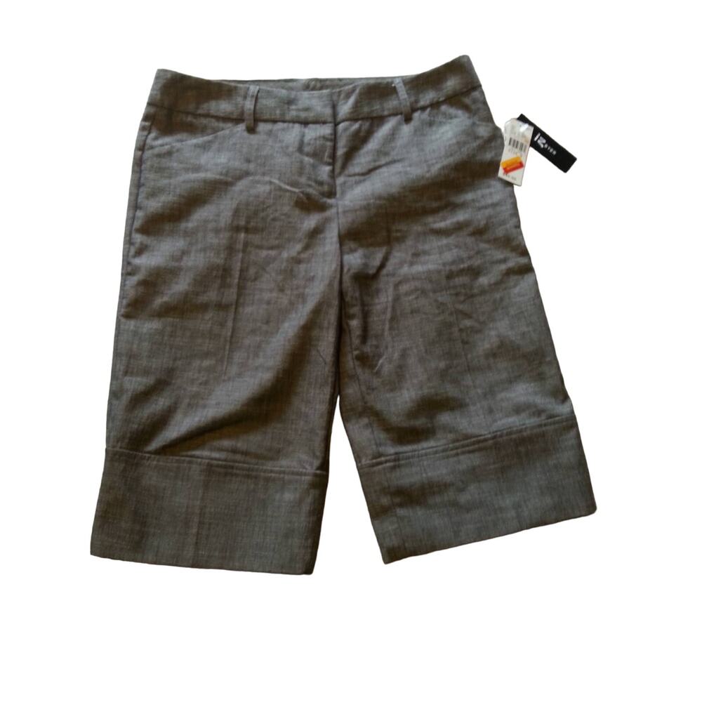 NWT Iz Byer Knee Length Shorts Size 9